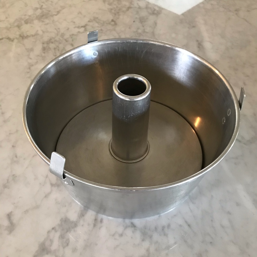 Wear-Ever Angel Food Cake Pan #2744 10” x 4”